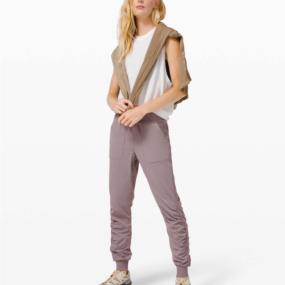 Lululemon Beyond the Studio Jogger Lunar Rock - Size 0
